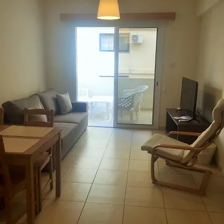 105 Sunrise Beach Court * Lárnaka